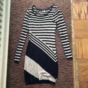 Cute dress looks new hardy worn